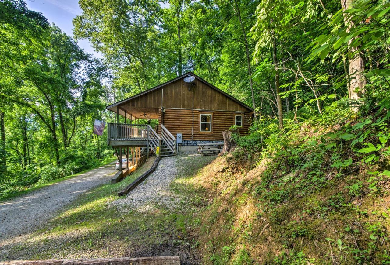 Cozy Deer Glen Cabin With Private Hot Tub And Porch! Bryson City Exterior photo